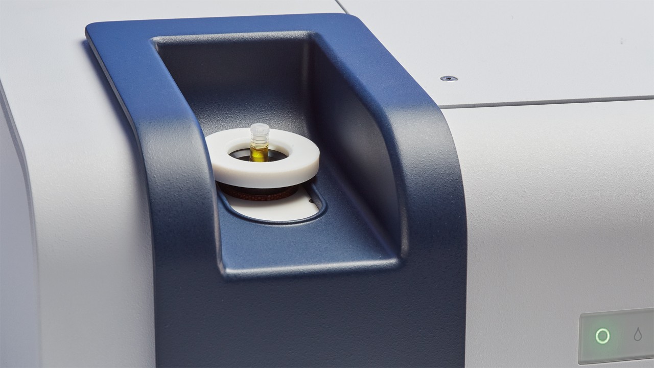 隔间échantillon avec en option, la mise en température de l'échantillon et du background pour des度量便利的液体dans des cuvette ou des flacons à用法独特的无回避à ouvrir de tiroir。