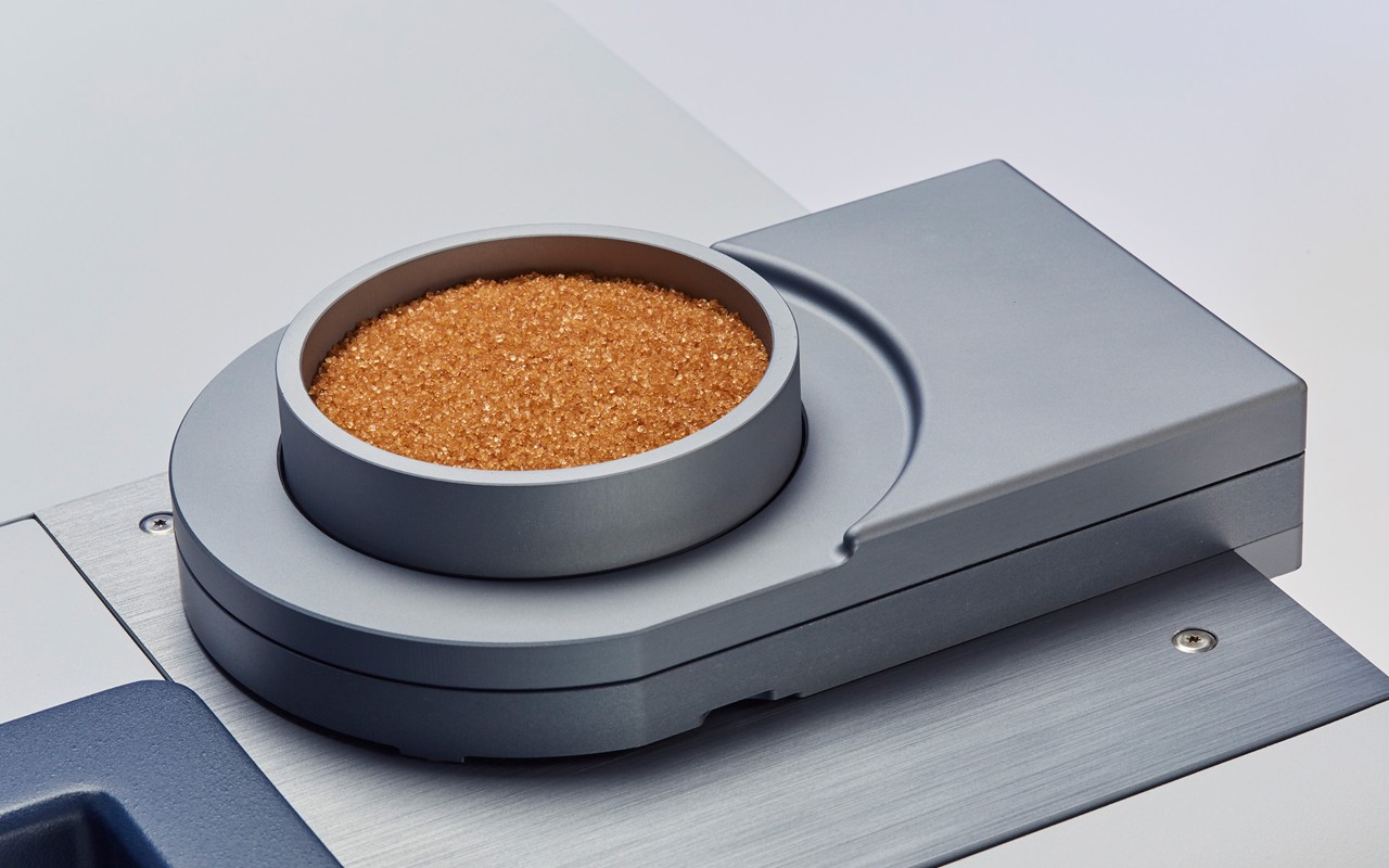 Analyzing sugar and sugar products with FT-NIR spectroscopy
